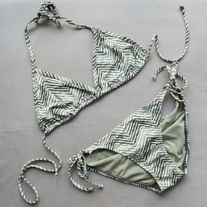 Xhilaration Triangle Bikini Set (Size Large)